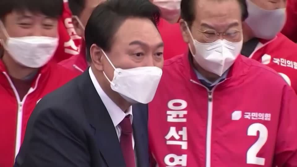 Video: Konservativer Kandidat Yoon Suk gewinnt Präsidentenwahl in Südkorea Video: Konservativer Kandidat Yoon Suk gewinnt Präsidentenwahl in Südkorea
