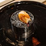 Sepia-Linguine mit Scampi und Granatapfelkernen in Parmesan-Sahnesauce  Hier geht's zum Rezept!