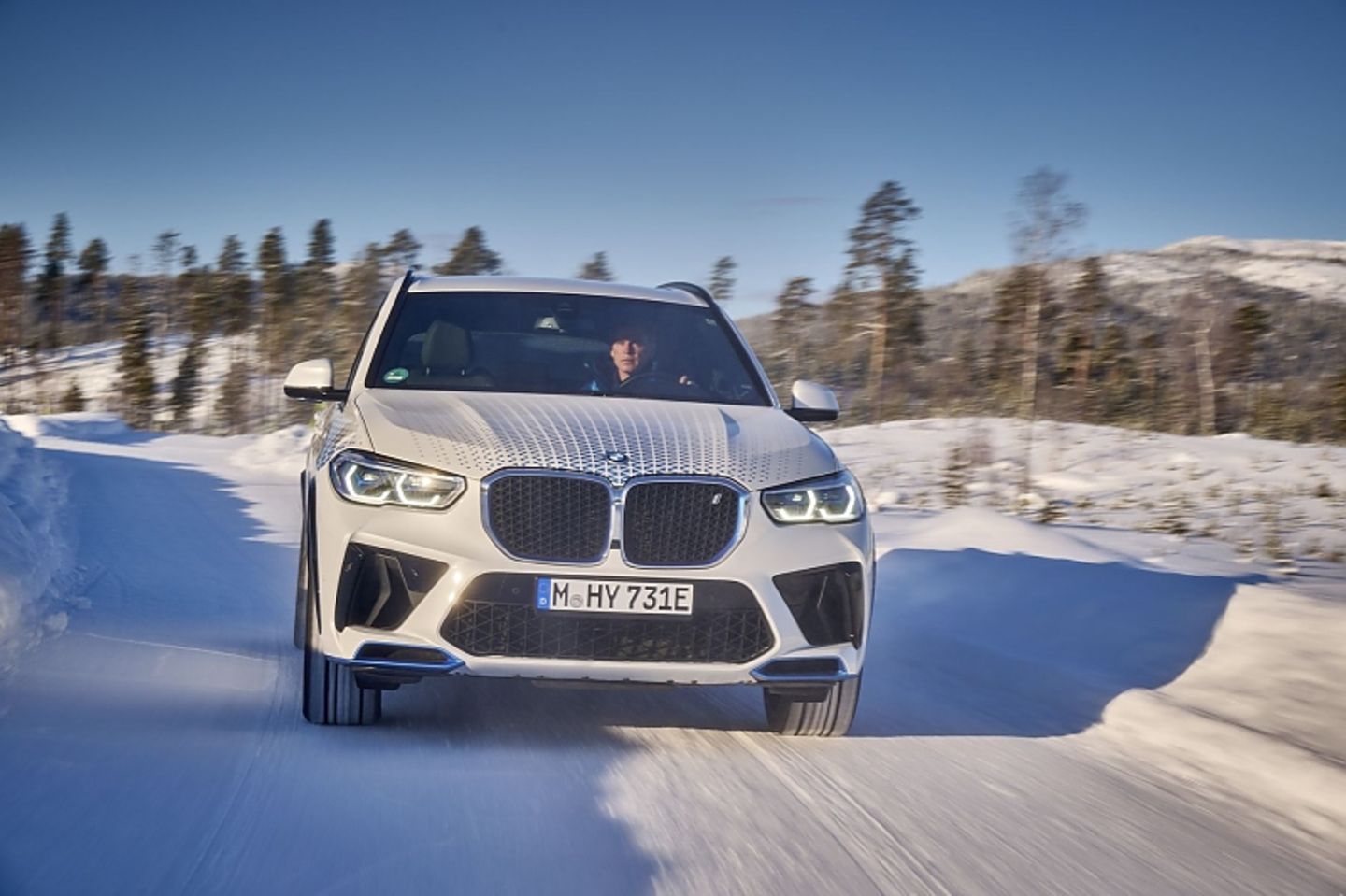 Der BMW iX5 Hydrogen wird Ende des Jahres als Kleinserie herauskommen