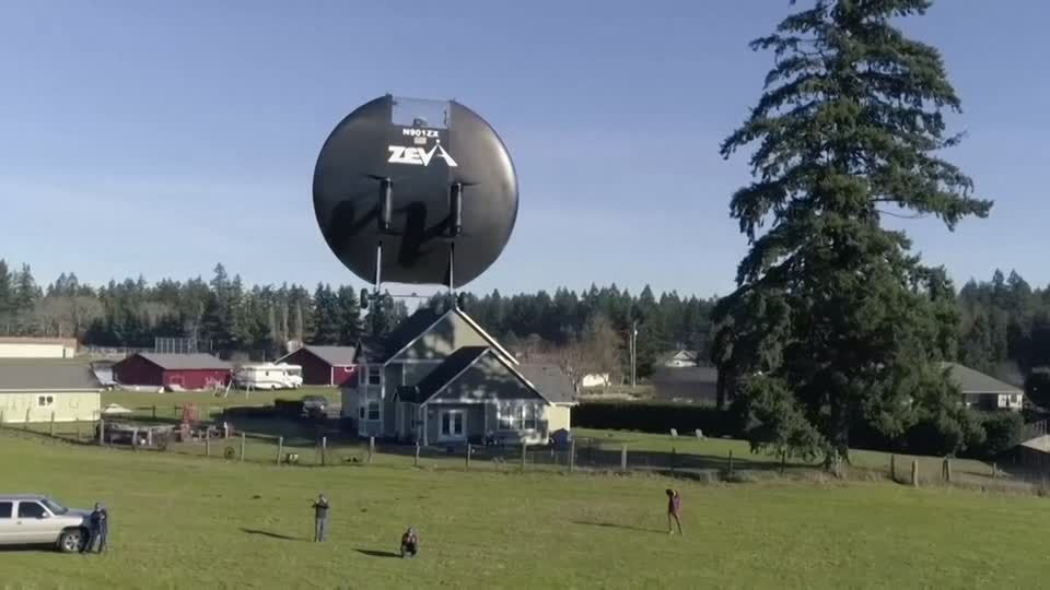 Video: Fliegen wie im Ufo Video: Fliegen wie im Ufo