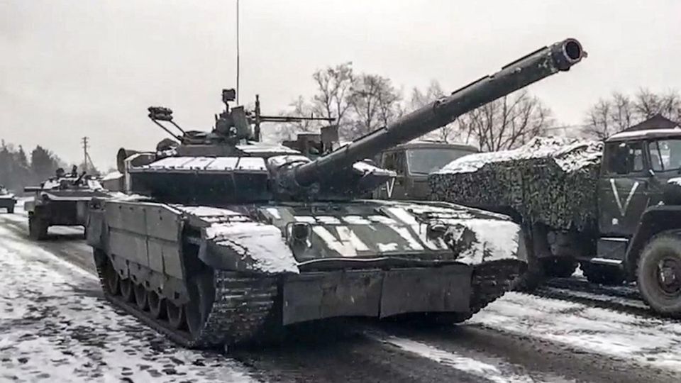 Ukraine-Krieg: Satellitenbilder sollen zeigen: Russisches Militär hat sich nach Verlusten neu formiert Ukraine-Krieg: Satellitenbilder sollen zeigen: Russisches Militär hat sich nach Verlusten neu formiert