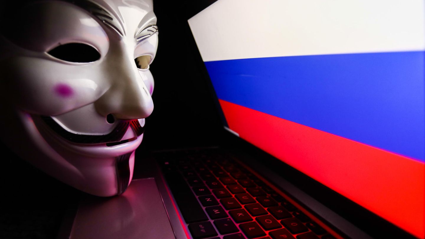 Ukraine-Krieg: Anonymous hackt Behörden, TV-Sender und verschickt SMS: So läuft der Kampf der Hacker gegen Russland