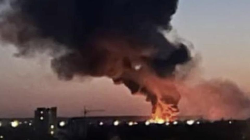 Ukraine-Krieg: Videos zeigen Explosionen, Zerstörung und Blindgänger Ukraine-Krieg: Videos zeigen Explosionen, Zerstörung und Blindgänger