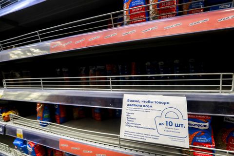 Hohe Energiepreise: Auch hier bald leere Regale wie in Russland? Wie die hohen Spritpreise Logistikfirmen zusetzen