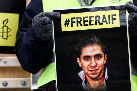 Demonstration für die Freilassung von Raif Badawi - Schild mit Aufschrift FreeRaif