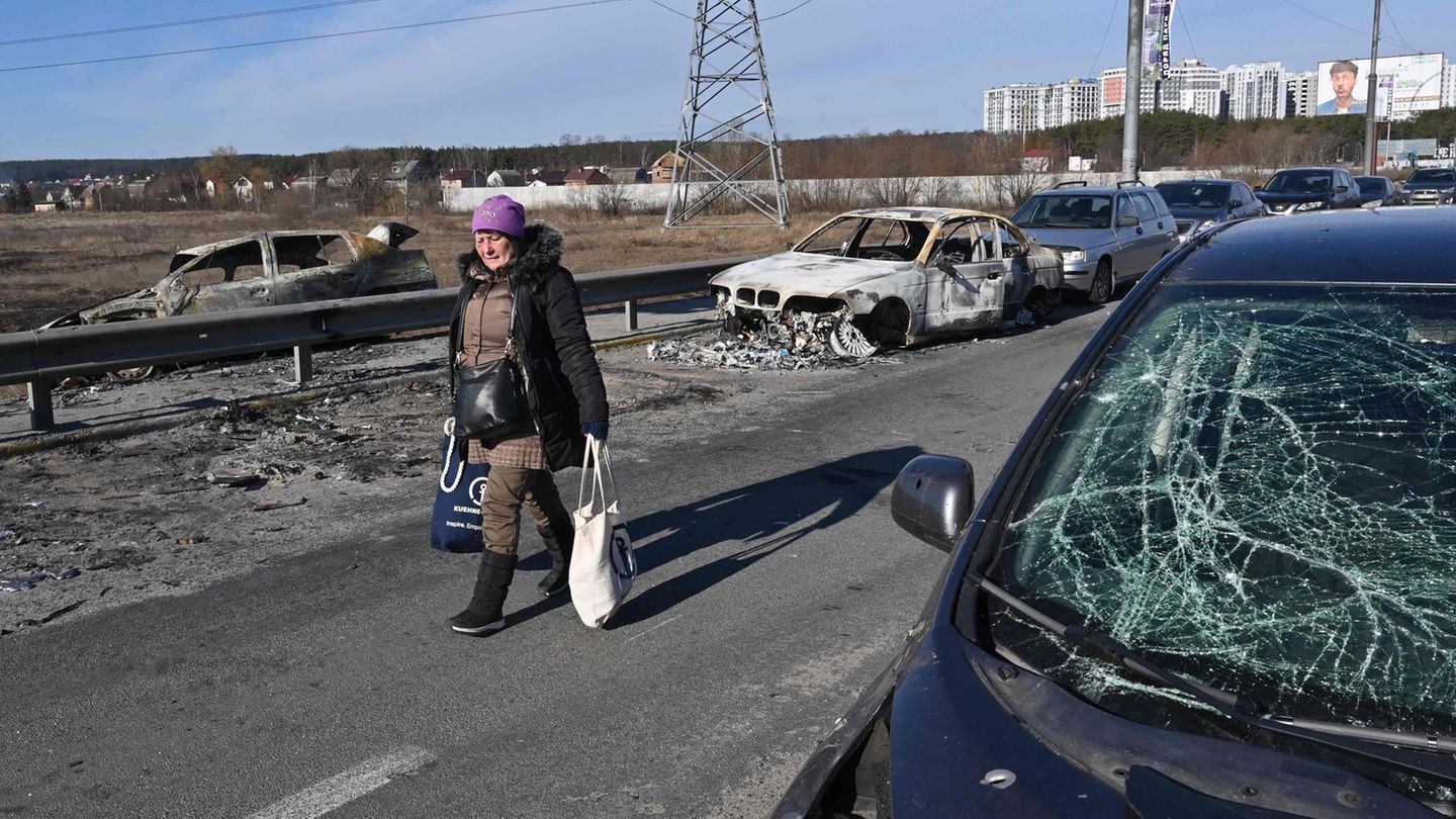 Der Krieg fodert immer mehr zivile Opfer - Straße in einem Vorort von Kiew.