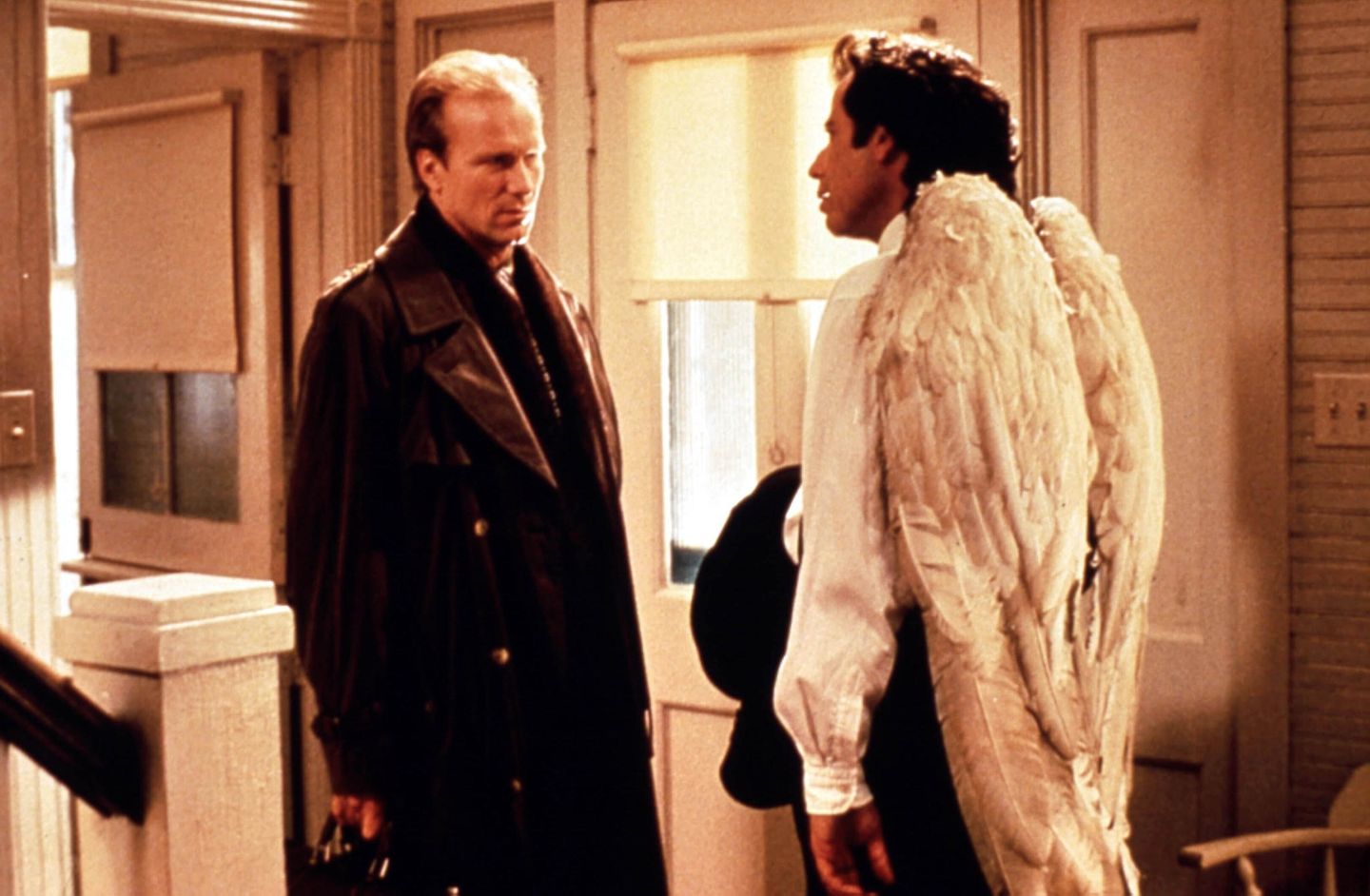 Im gleichen Jahr brillierte Hurt in Nora Ephrons Komödie "Michael" an der Seite von John Travolta, der einen Engel spielt.