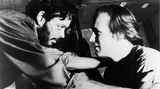 Dieser Film brachte ihm 1986 den Oscar als bester Hauptdarsteller ein: In dem Filmdrama "Kuß der Spinnenfrau" spielt William Hurt (r.) einen brasilianischen Häftling, der eigentlich seinen Mitinsassen ausspionieren soll, sich dann aber in ihn verliebt. 