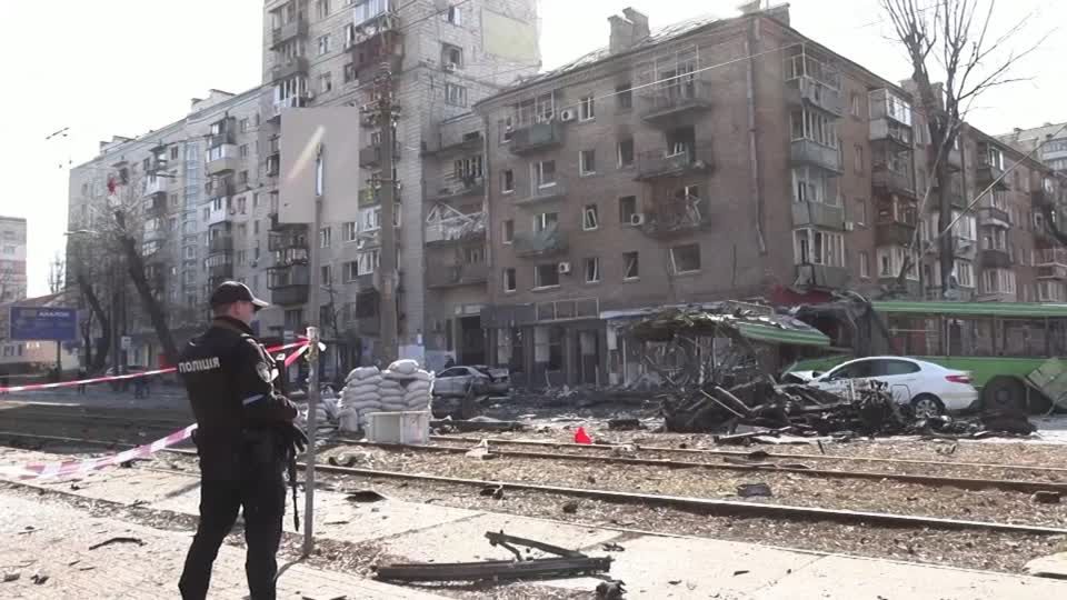 Video: Tote nach Explosion in Kiew - Berichte über Beschuss durch russische Armee Video: Tote nach Explosion in Kiew - Berichte über Beschuss durch russische Armee