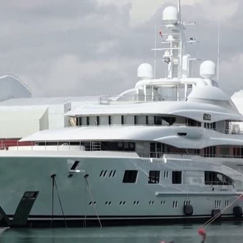 Hafen von Barcelona: Sanktionen gegen Putin-Vertrauten: Spanische Behörden setzen Yacht "Valerie" fest