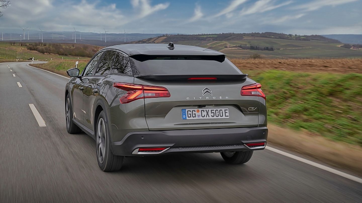 Citroen C5 X PHEV 225: moderate extravagance