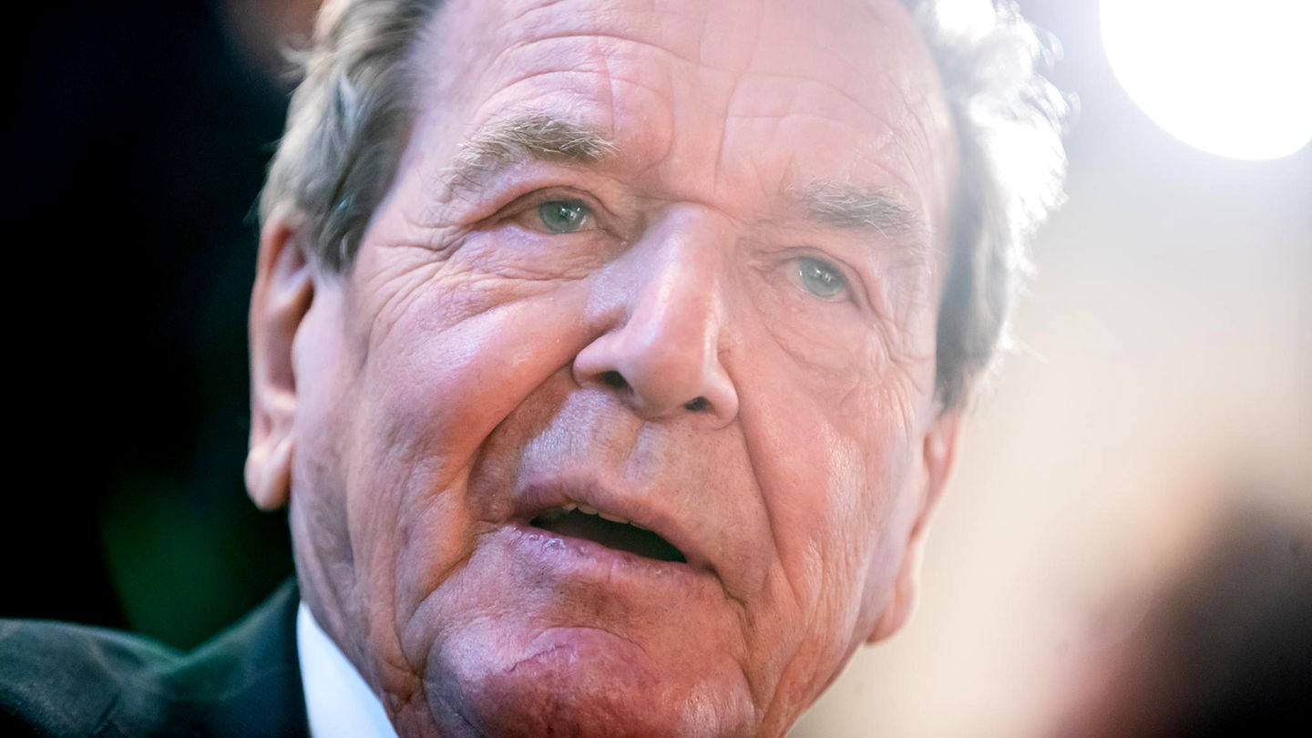 Survey: Majority thinks Schröder’s Putin trip makes sense (news in the video)