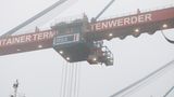 Blick auf die Hauptkatze, dem Fahrerhaus einer Containerbrücke