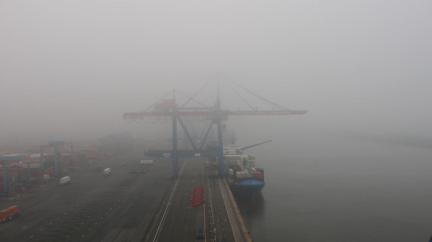 Dichter Nebel am Terminal