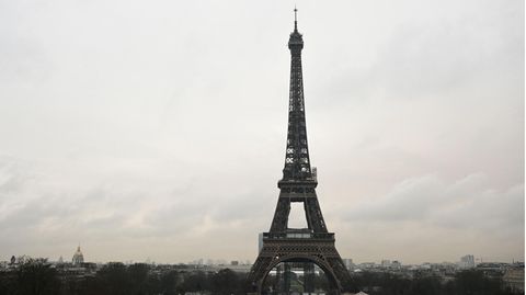 Wintereinbruch: Franzosen schließen ihren Eiffelturm
