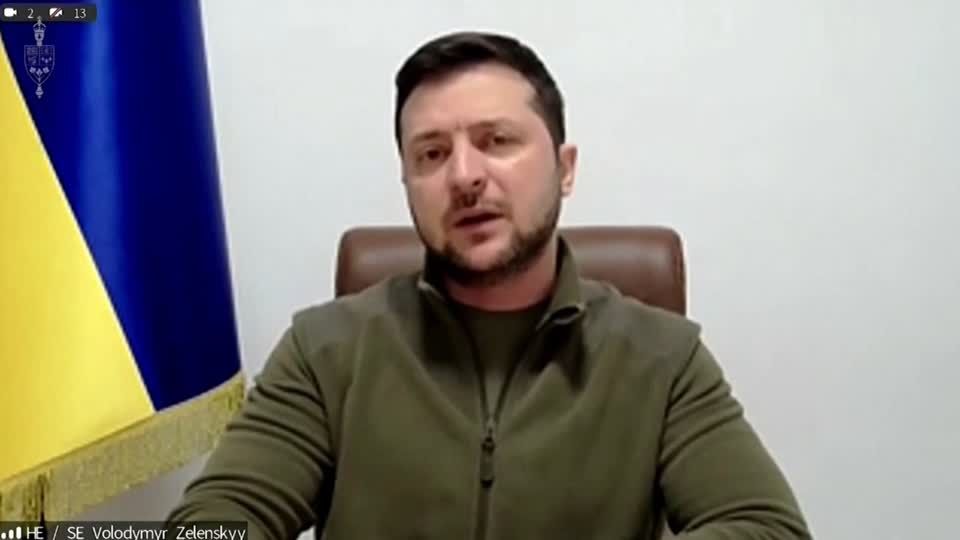 Video: Präsident Selenskyj stellt NATO-Engagement für die gegenseitige Verteidigung in Frage