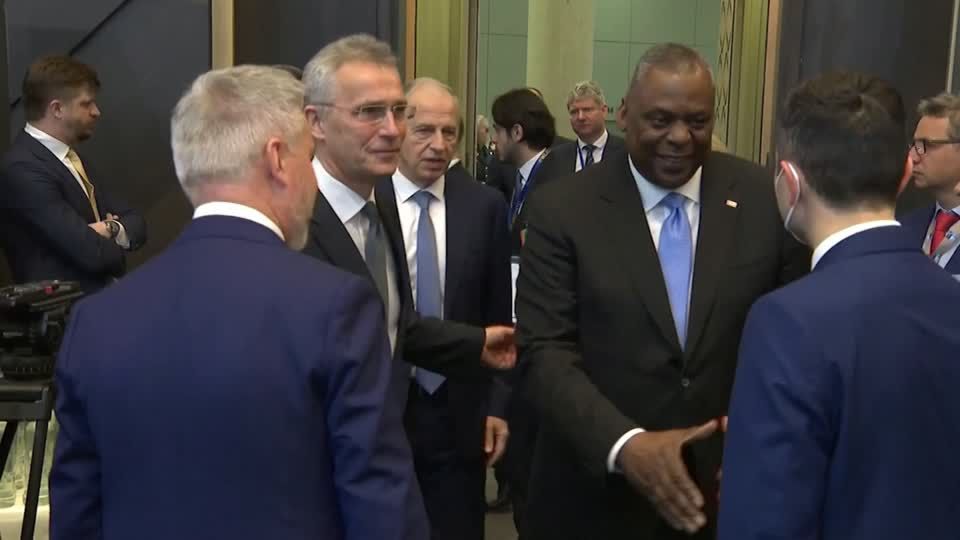 Video: Nato will Ukraine weiter mit Waffen unterstützen