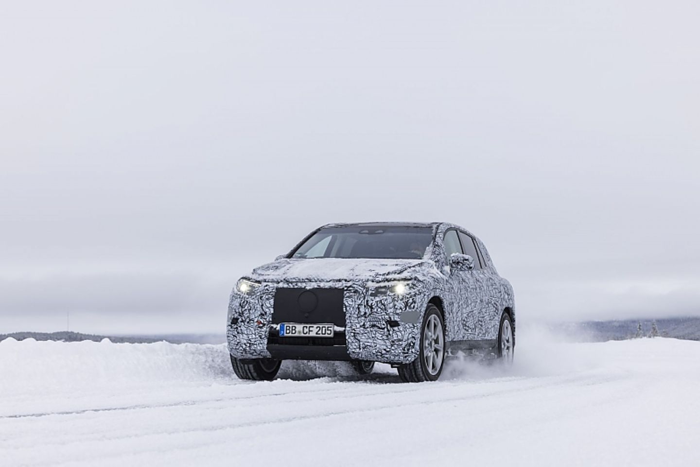 Mercedes EQS-SUV Wintererprobung