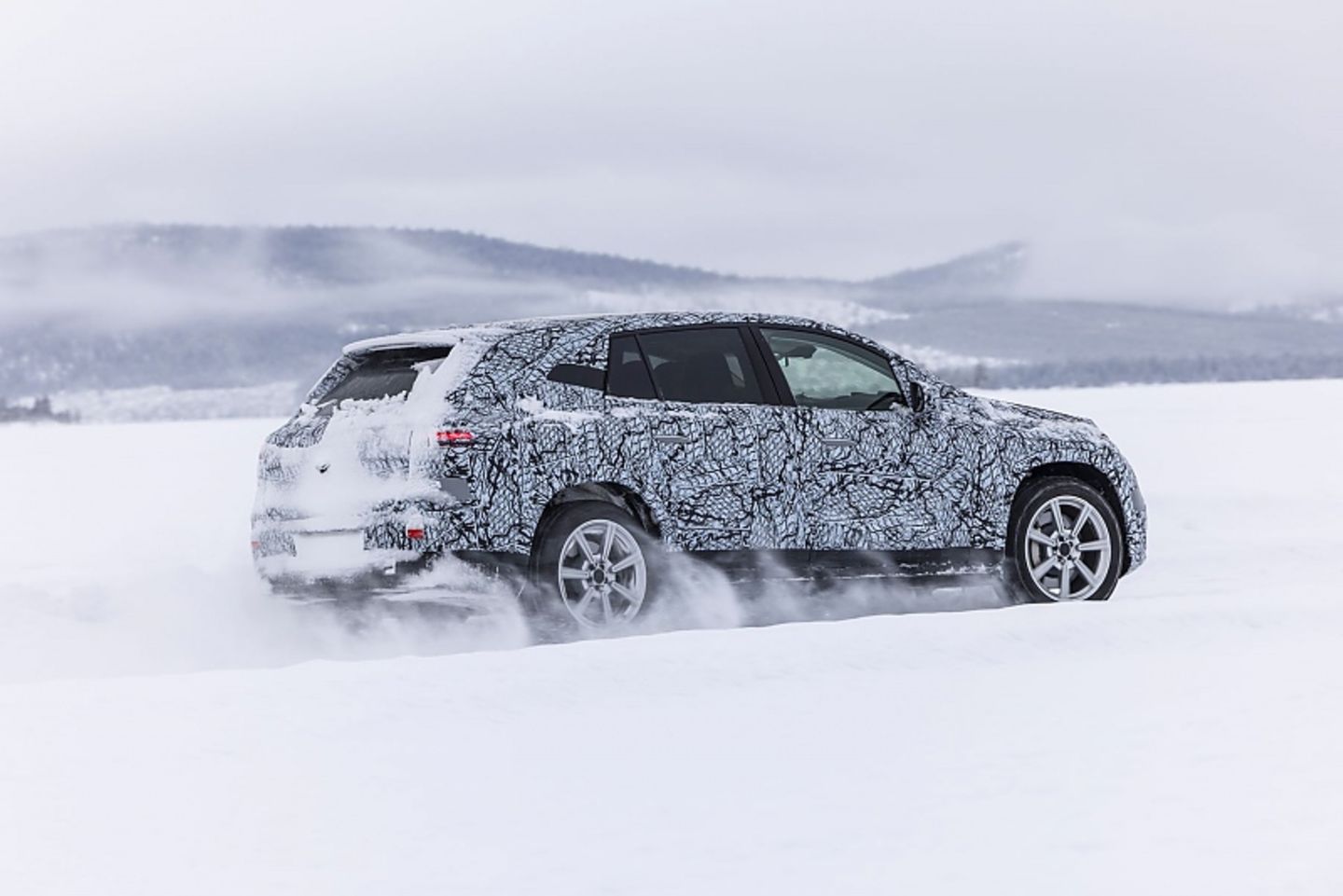 Mercedes EQS-SUV Wintererprobung