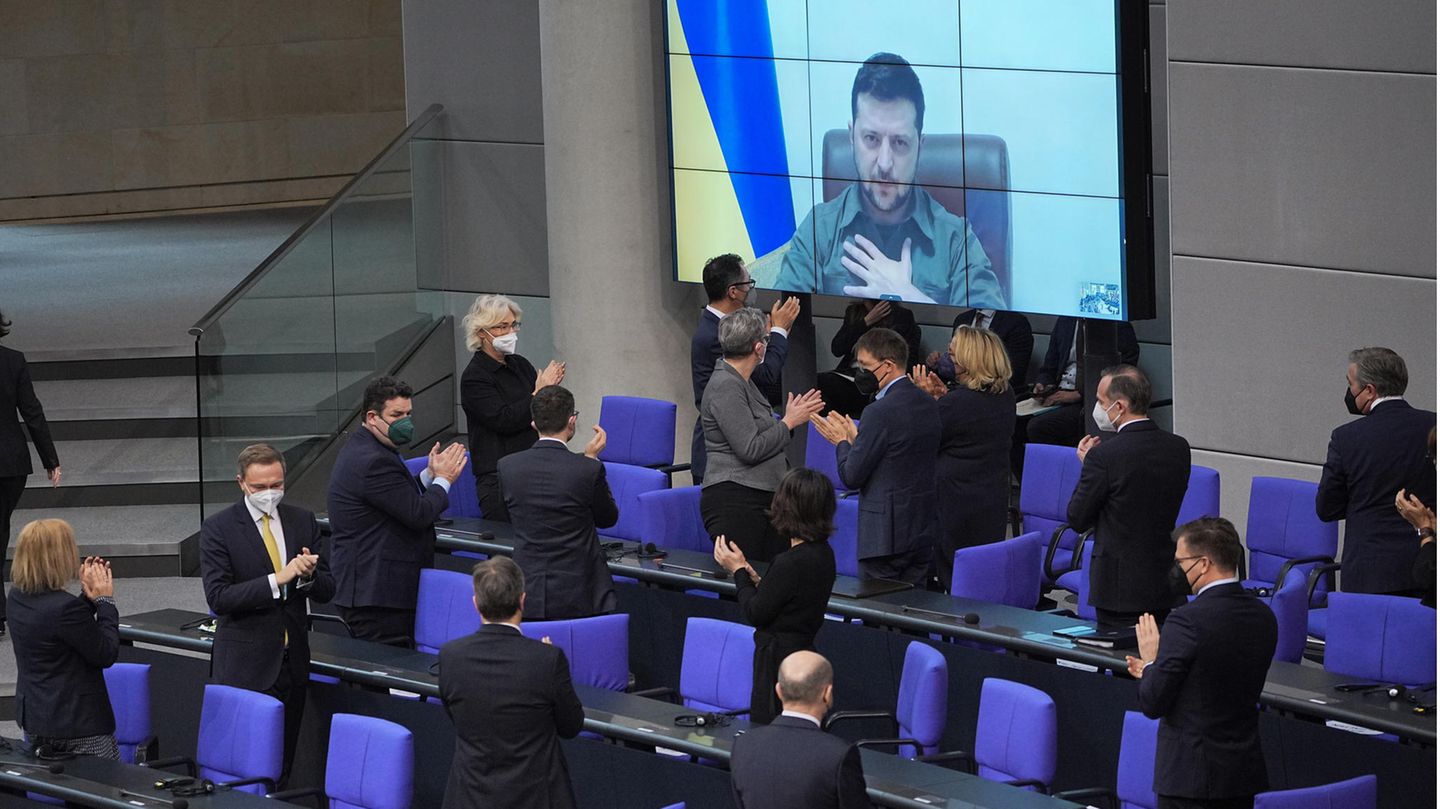 Ukraine’s President Selenskyj in the Bundestag: allegations – but also thanks