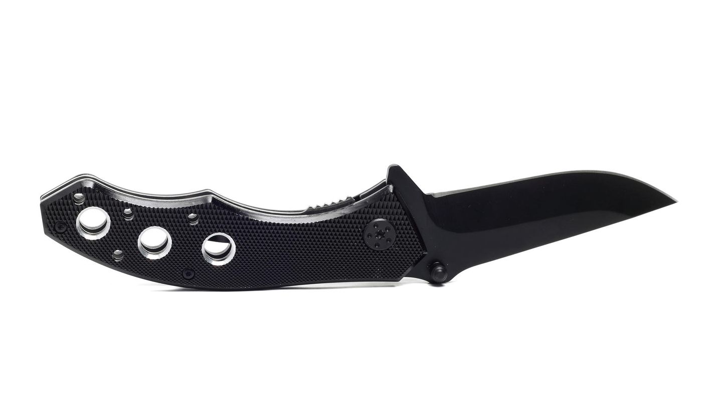 Ein richtiges Outdoor-Messer sollte entweder eine feststehende oder arretierbare Klinge haben. 