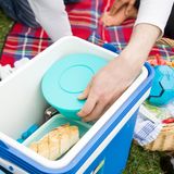 Ohne Kühltaschen und Kühlboxen wird es mit dem Grillen oftmals schwierig.