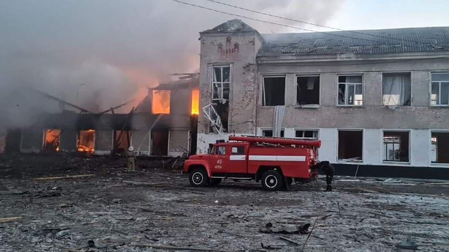War in Ukraine: Ukrainian representatives: At least 21 dead by artillery shelling in small town of Merefa