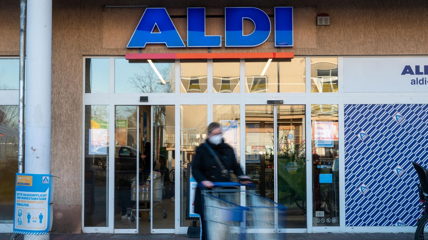 Aldi is raising prices on a large scale – around 400 products are affected