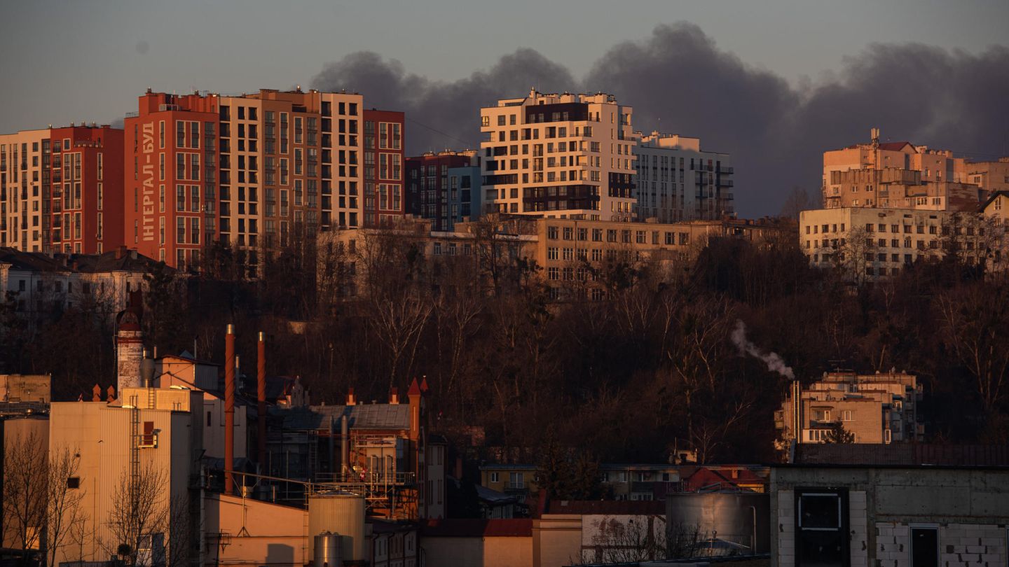 Ukraine War: Rocket attack on Lviv airport – probably more people in bombed theater in Mariupol