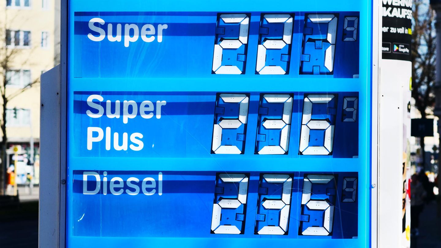 Der Anblick, den Autofahrer fürchten: Spritpreise an deutschen Tankstellen