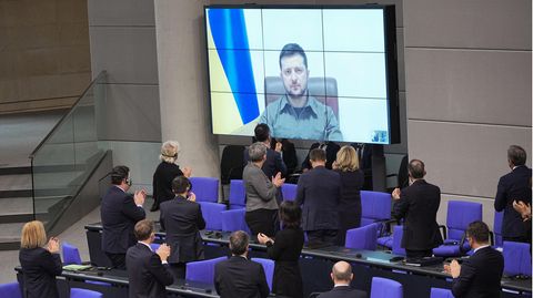 Standing Ovations im Bundestag für Ukraine-Präsident Selenskyj