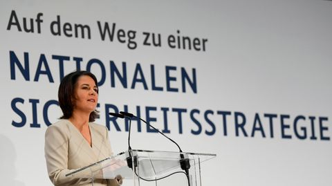 Video: Nationale Sicherheitsstrategie: "Frieden Und Freiheit Fallen ...