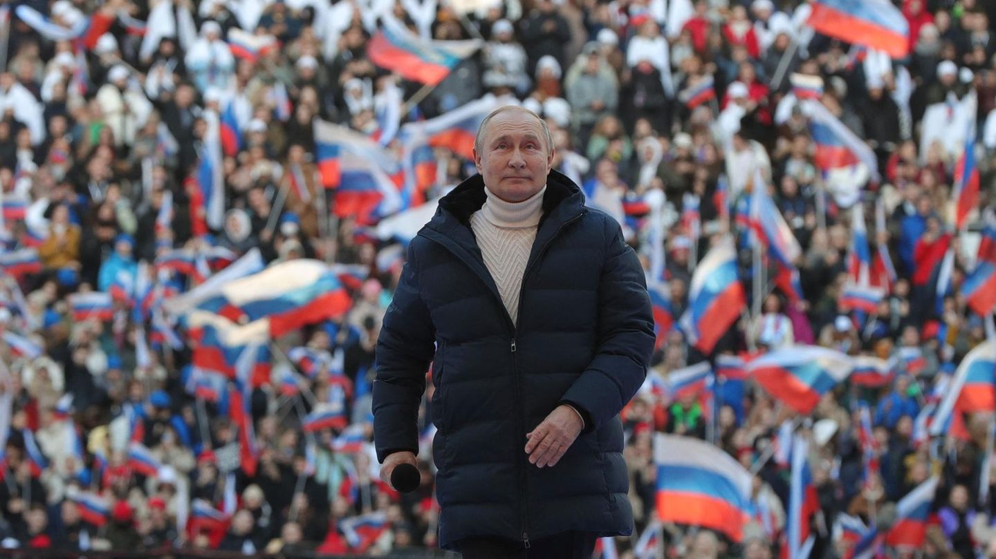 Putin im voll besetzten Lushniki-Stadion Putin im voll besetzten Lushniki-Stadion