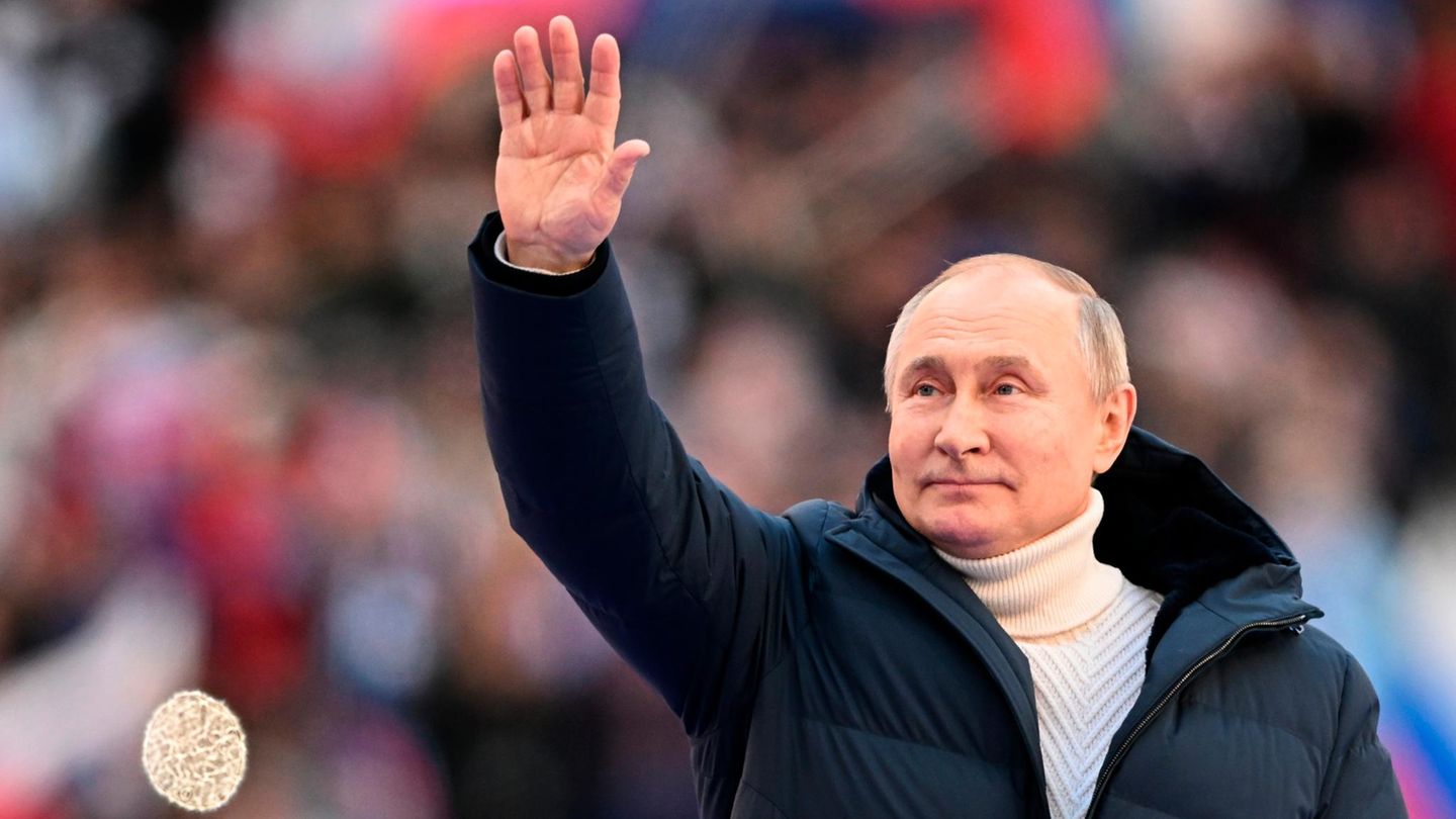 TV blackout during Putin’s speech: see the mysterious incident in the video TV blackout during Putin’s speech: see the mysterious incident in the video
