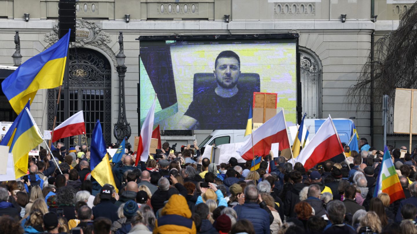 Ukraine war in the live blog: Selenskyj calls on Switzerland to freeze oligarch assets