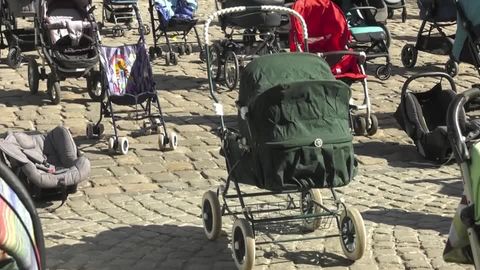 Prügelei in Bremen: Streit um Kinderwagenstellplatz eskaliert
