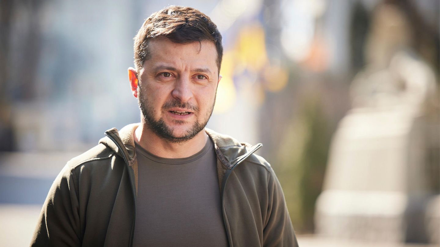 Ukraine: Volodymyr Zelenskyy addresses Russian citizens Ukraine: Volodymyr Zelenskyy addresses Russian citizens