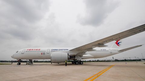 Ein Airbus A350 der Fluggesellschaft China Eastern Airlines