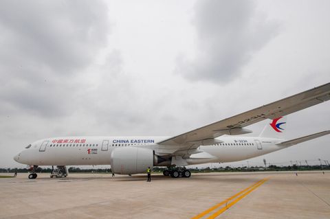 Ein Airbus A350 der Fluggesellschaft China Eastern Airlines