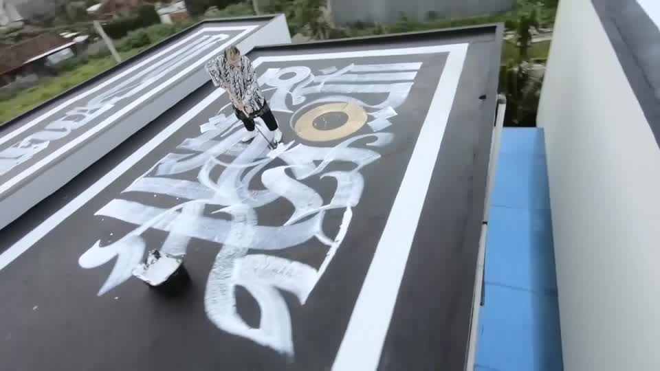 Video: Russischer Künstler auf Bali: "United World"
