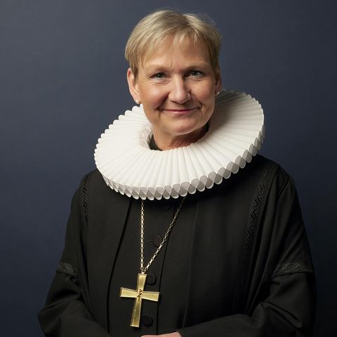 Kirsten Fehrs in ihrer Bischöfinnen-Gewand