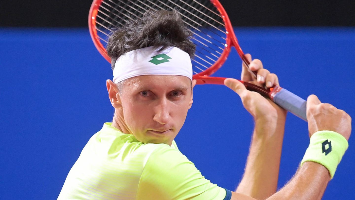 Krieg in der Ukraine: Früherer Tennisprofi Sergej Stachowski patrouilliert in Kiew: 