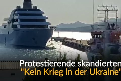 Video: Ukrainische Segler blockieren Abramowitsch-Yacht