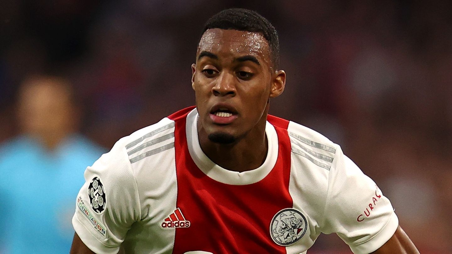 Bayern candidate Ryan Gravenberch confirms: Contract talks with Ajax are on hold