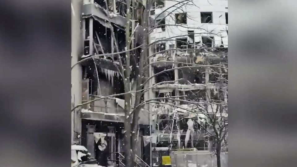 Leere Straßen, zerbombte Shops: Ukrainer zeigt in verstörenden Videos zerstörtes Charkiw Leere Straßen, zerbombte Shops: Ukrainer zeigt in verstörenden Videos zerstörtes Charkiw