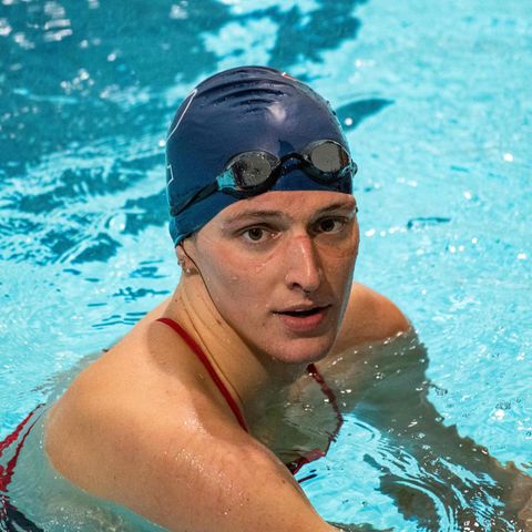 Lia Thomas bei einem Schwimmwettbewerb im Januar 2022  Lia Thomas im Pool