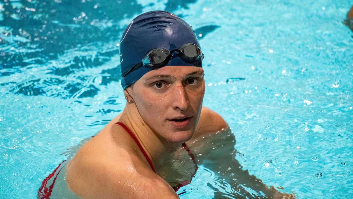 Lia Thomas bei einem Schwimmwettbewerb im Januar 2022  Lia Thomas im Pool