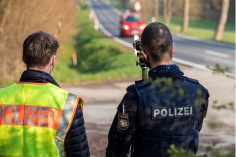 Geschwindigkeitskontrolle der Polizei beim bayernweiten Blitzmarathons 2021