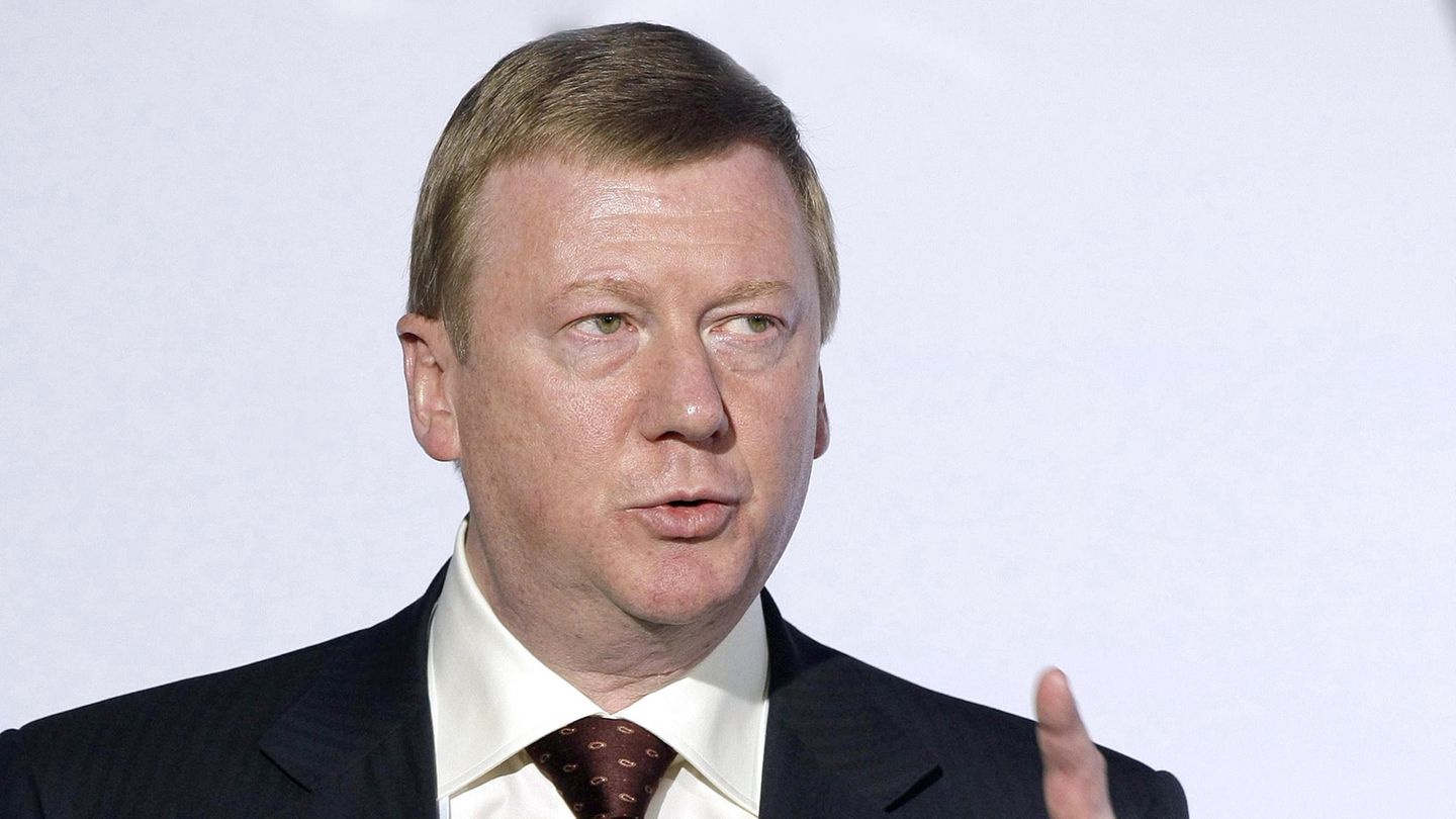 Anatoly Chubais: Putin confidante and Kremlin special envoy resigns