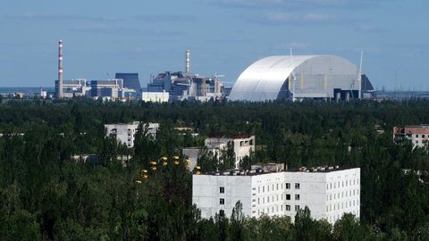 Sarkophag über Reaktorblock in Tschernobyl
